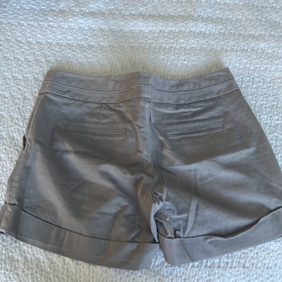 Shorts - Picture 2 of 3